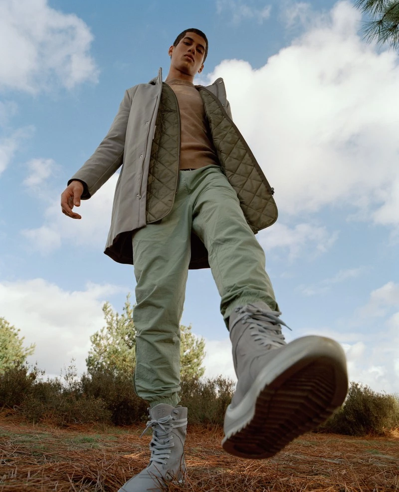 R